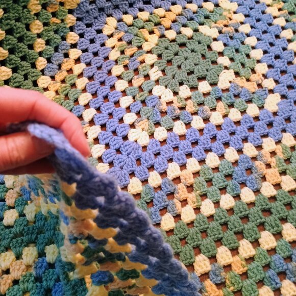 Vintage Handmade Crochet Baby / Throw Blanket - Picture 5 of 8